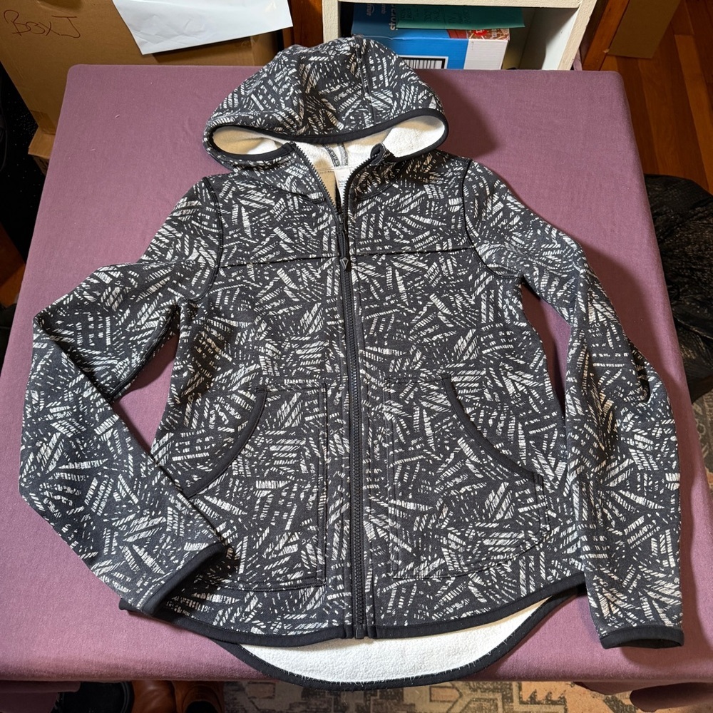 Ivivva (Lululemon kids) Warm Moments Jacket Hoodie Black/White - Girls Size 12